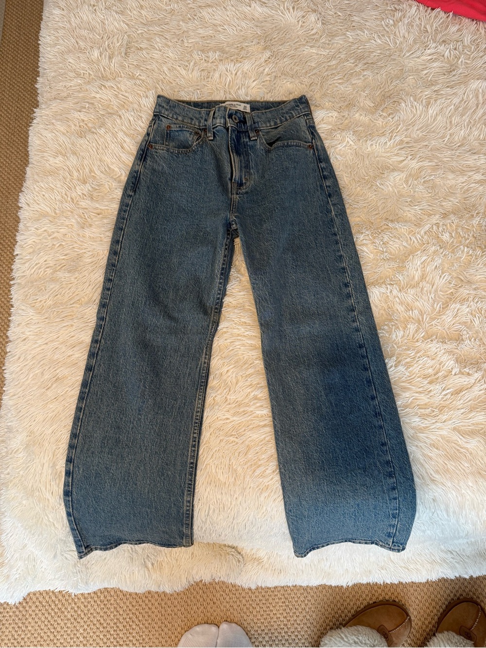 Abercrombie 90s Relaxed Jeans